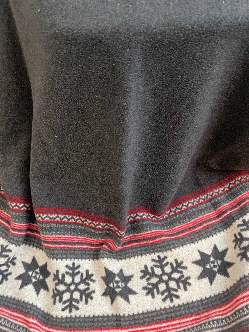 Winter-Holiday Fleece Throw, Gently Used and Excellent Condition